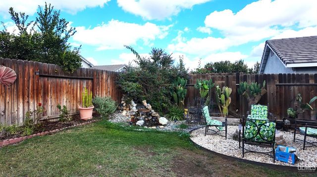 5910 Verdant Hills Court, Bakersfield, CA 93313