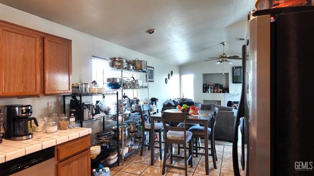 5910 Verdant Hills Court, Bakersfield, CA 93313