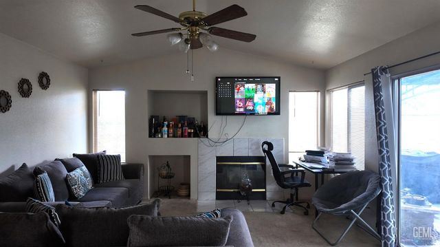 5910 Verdant Hills Court, Bakersfield, CA 93313