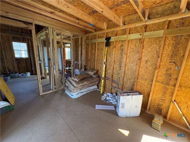 404 E Mignonette Street, Kosse, TX 76653