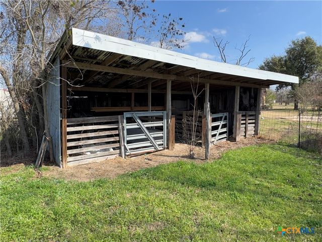 404 E Mignonette Street, Kosse, TX 76653