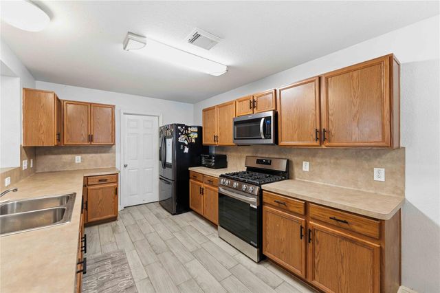 9511 Yearling Branch Drive, Houston, TX 77075