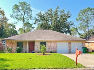 112 La Laja Drive, Angleton, TX 77515