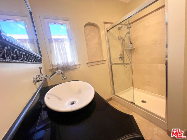 2652 S Bedford Street, Los Angeles, CA 90034