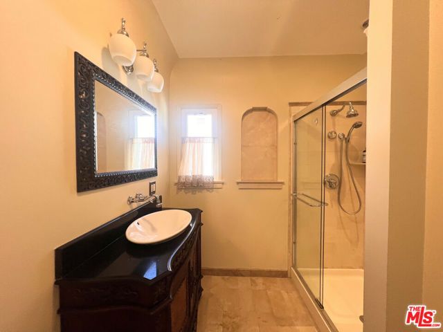 2652 S Bedford Street, Los Angeles, CA 90034