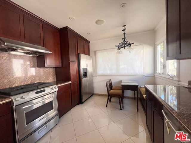 2652 S Bedford Street, Los Angeles, CA 90034