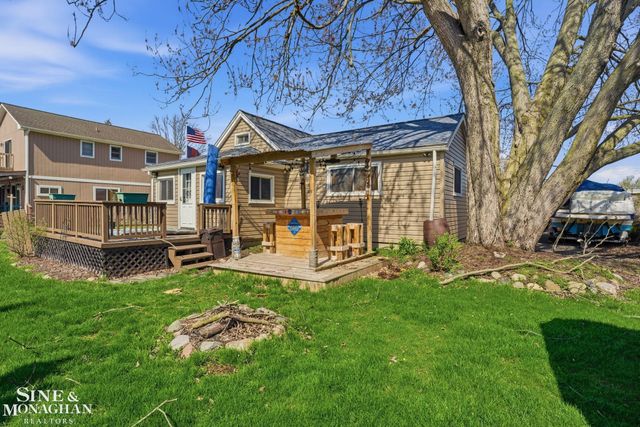47172 Forton Drive, Chesterfield, MI 48047