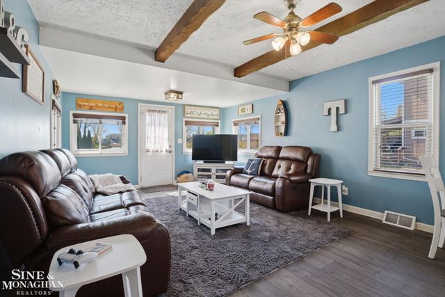 47172 Forton Drive, Chesterfield, MI 48047