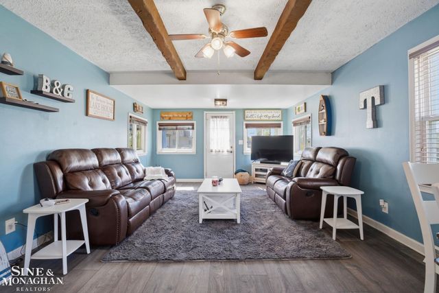 47172 Forton Drive, Chesterfield, MI 48047