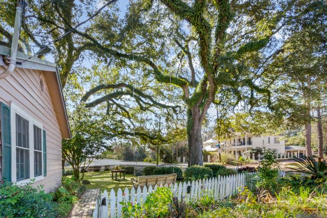 2609 Reymond Ave, Baton Rouge, LA 70808