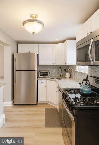 28 MAPLE ST, Conshohocken, PA 19428