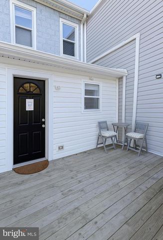 28 MAPLE ST, Conshohocken, PA 19428