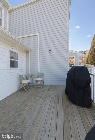 28 MAPLE ST, Conshohocken, PA 19428