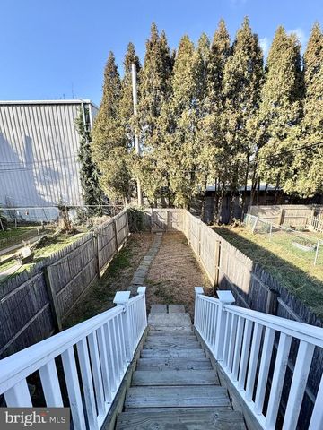 28 MAPLE ST, Conshohocken, PA 19428