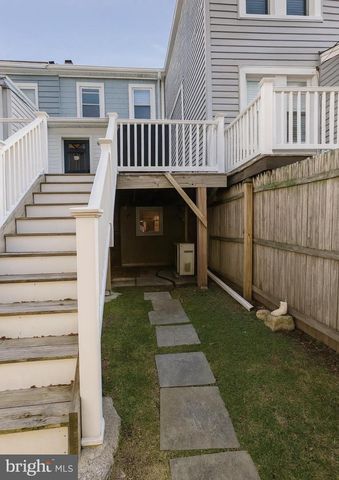 28 MAPLE ST, Conshohocken, PA 19428