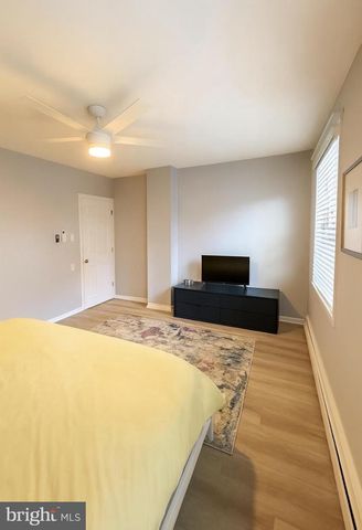 28 MAPLE ST, Conshohocken, PA 19428