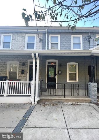 28 MAPLE ST, Conshohocken, PA 19428