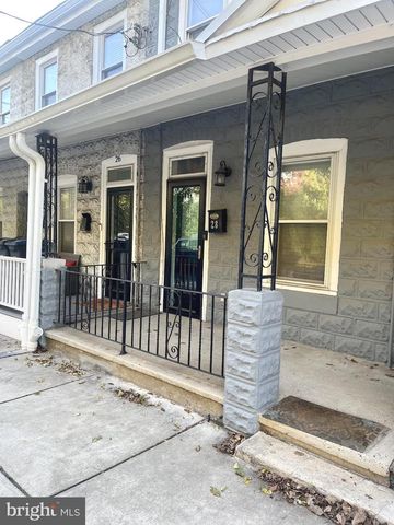 28 MAPLE ST, Conshohocken, PA 19428