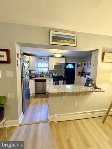 28 MAPLE ST, Conshohocken, PA 19428