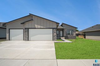 1121 Cyber Ct Court, Madison, SD 57042
