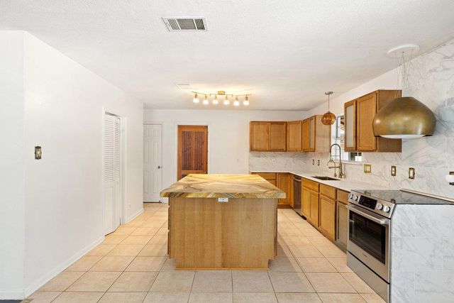 2412 Jones RD, Austin, TX 78745