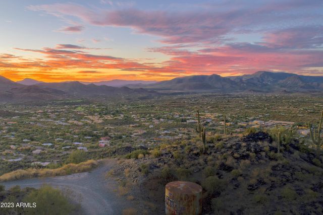 37200 N SCHOOL HOUSE Road, Cave Creek, AZ 85331