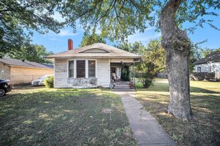 105 E Lone Star Avenue, Cleburne, TX 76031