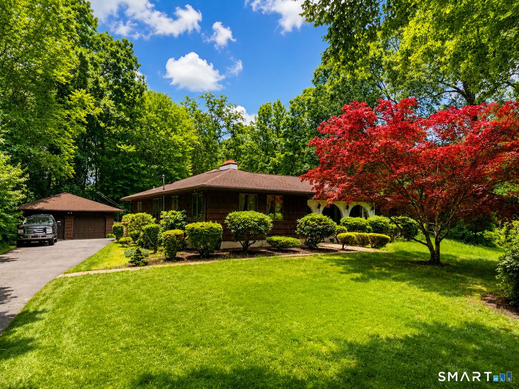 42 Philip Drive, Shelton, CT 06484