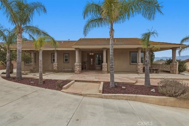 512 Draft Horse Place, Norco, CA 92860