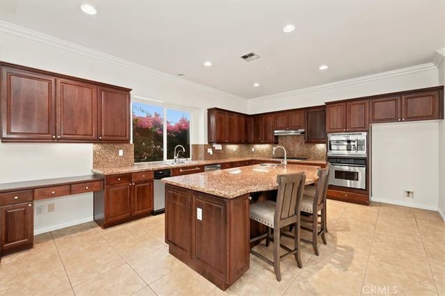512 Draft Horse Place, Norco, CA 92860