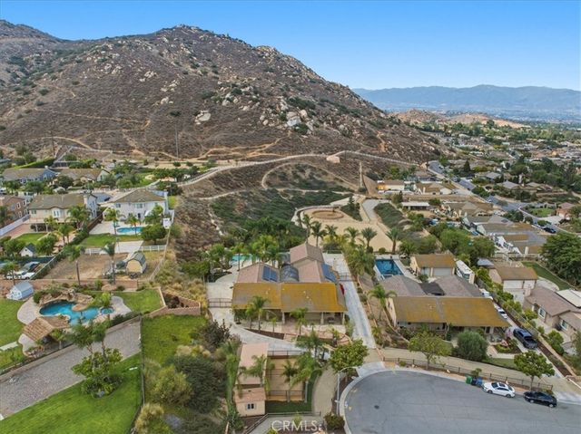 512 Draft Horse Place, Norco, CA 92860