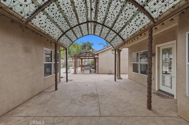 512 Draft Horse Place, Norco, CA 92860
