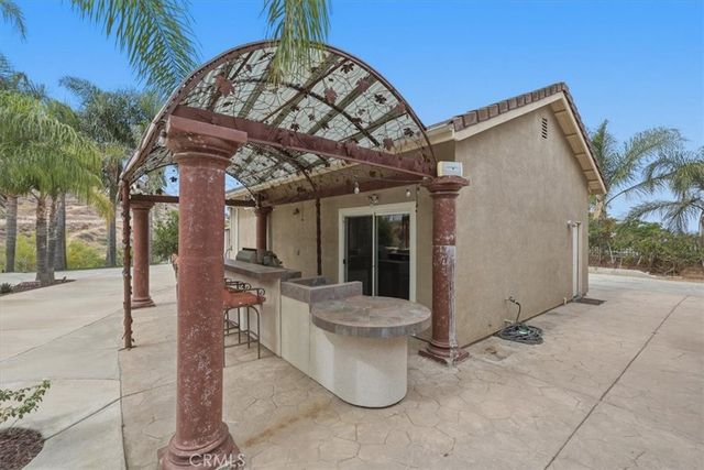 512 Draft Horse Place, Norco, CA 92860