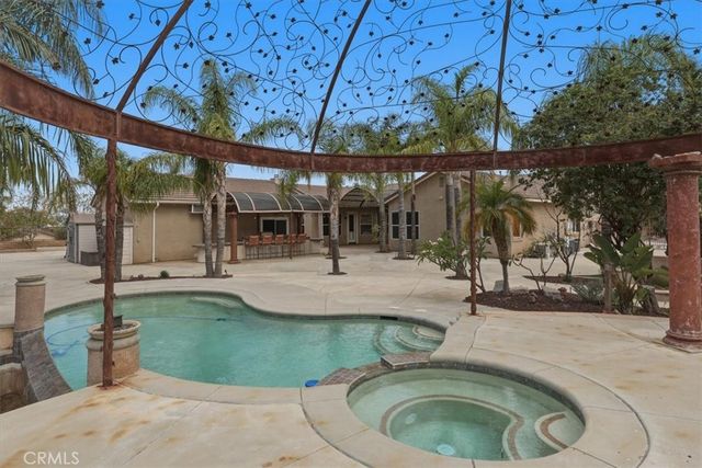 512 Draft Horse Place, Norco, CA 92860