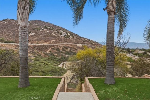512 Draft Horse Place, Norco, CA 92860