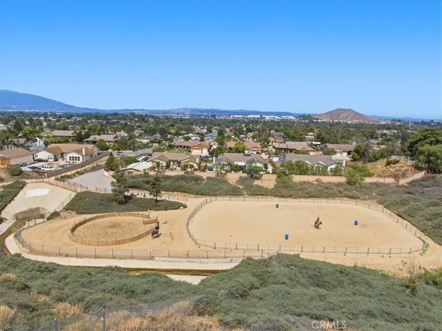 512 Draft Horse Place, Norco, CA 92860
