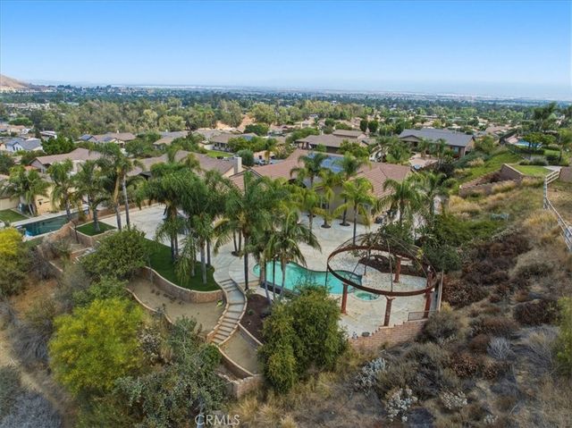 512 Draft Horse Place, Norco, CA 92860