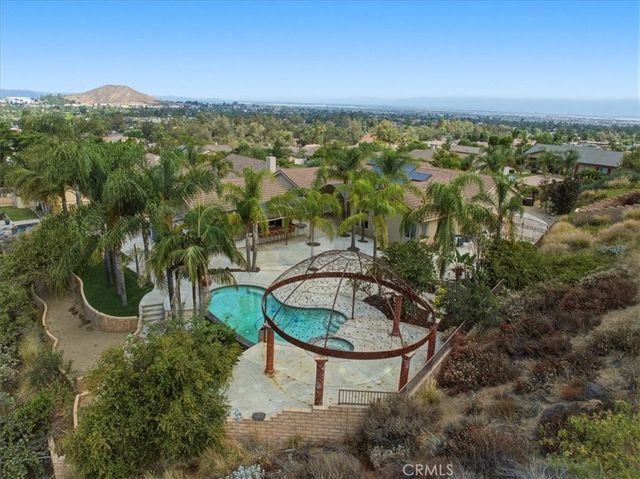 512 Draft Horse Place, Norco, CA 92860