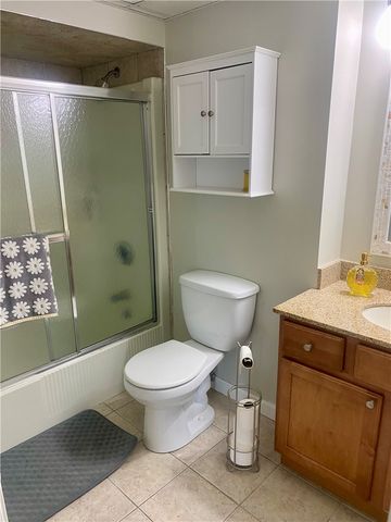 7 Wake Robin Road 104, Lincoln, RI 02865