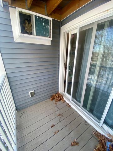 7 Wake Robin Road 104, Lincoln, RI 02865