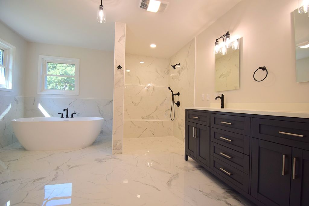 Image 22 of property listing at 12139 E Hutchison Road, Mt Vernon, IL 62864