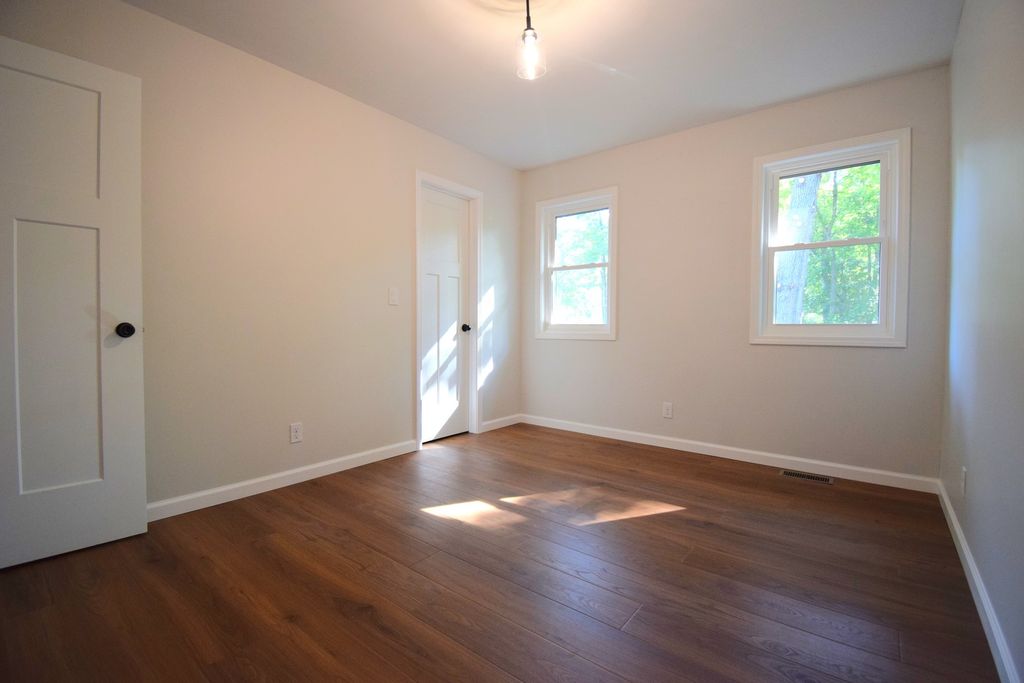 Image 35 of property listing at 12139 E Hutchison Road, Mt Vernon, IL 62864