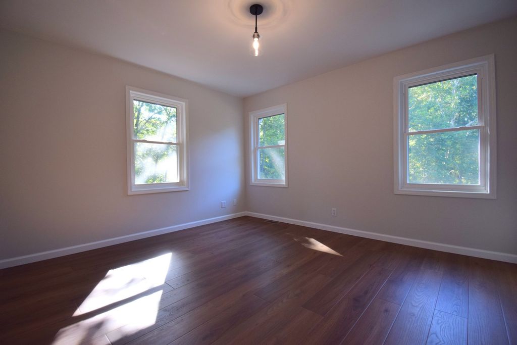 Image 39 of property listing at 12139 E Hutchison Road, Mt Vernon, IL 62864