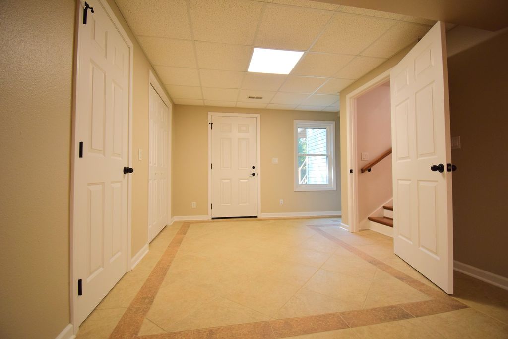 Image 42 of property listing at 12139 E Hutchison Road, Mt Vernon, IL 62864