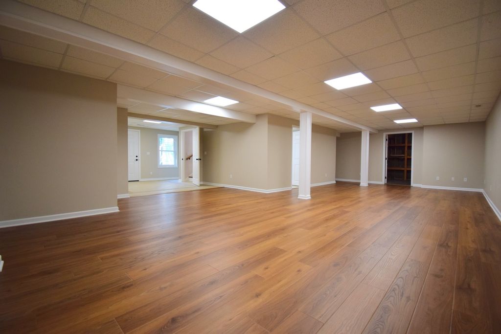 Image 47 of property listing at 12139 E Hutchison Road, Mt Vernon, IL 62864