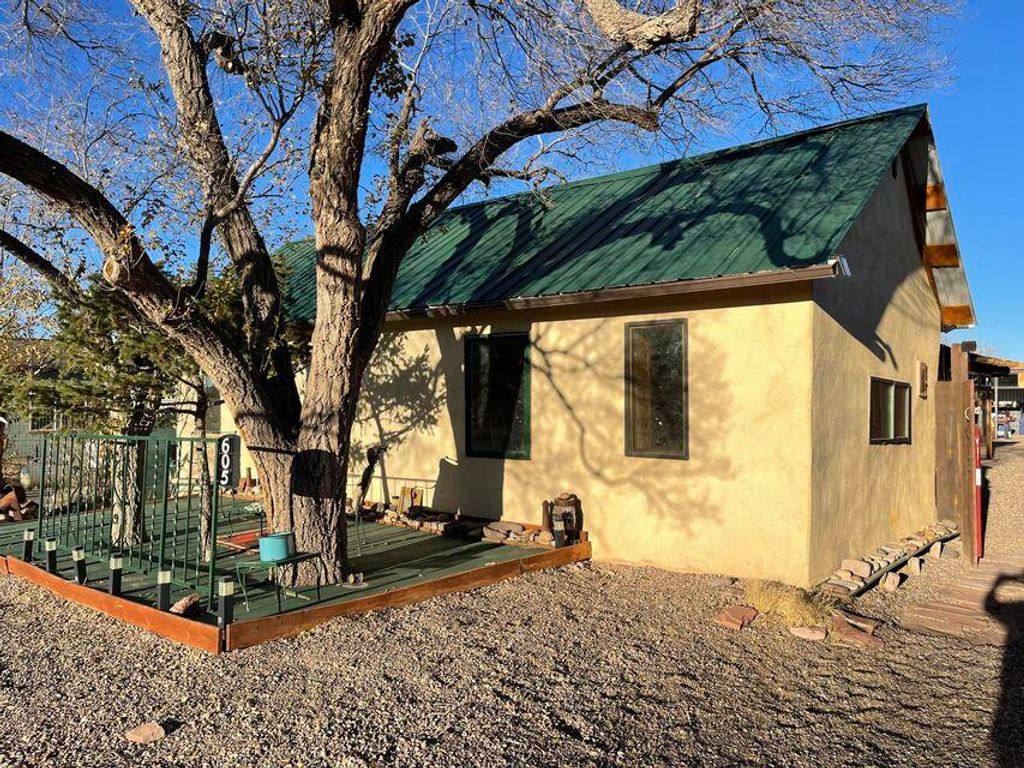 605 ELM Street, Magdalena, NM 87825