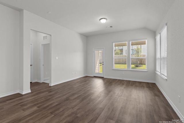 4040 Paddock Trail, Seguin, TX 78155