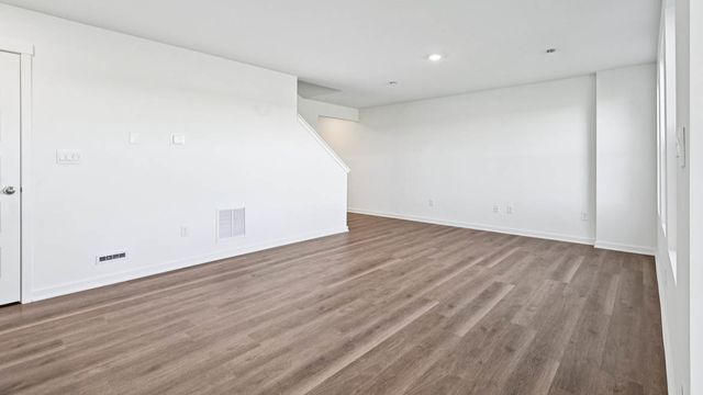 1248 Linden Terrace, Hampshire, IL 60140