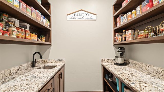 3261 Red Ridge Drive, Blanchard, OK 73010