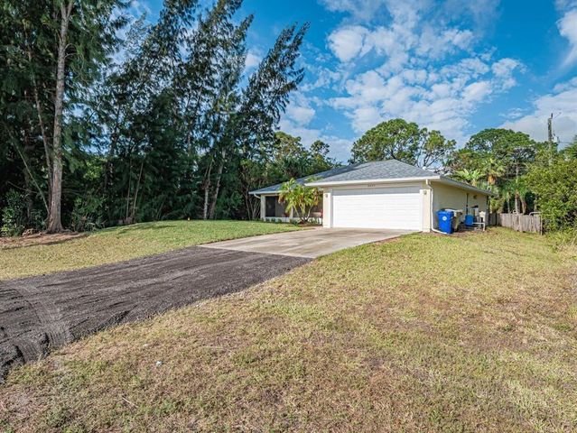 8265 97th Avenue, Vero Beach, FL 32967